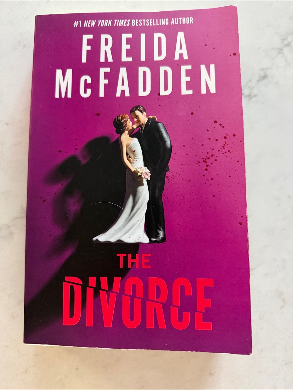 Freida McFadden The Divorce - Magenta Cover Paperback